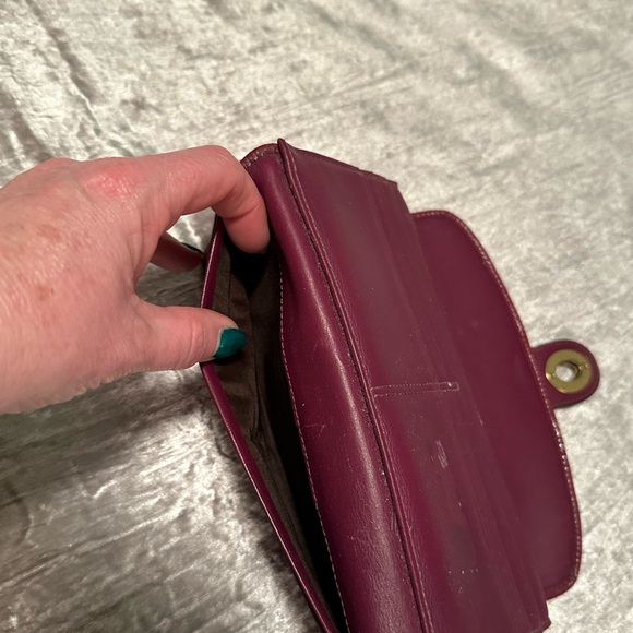 Coach Signature Wallet with Red Accents - Picture 7 of 9